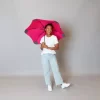 BLUNT Metro Umbrella Pink with model