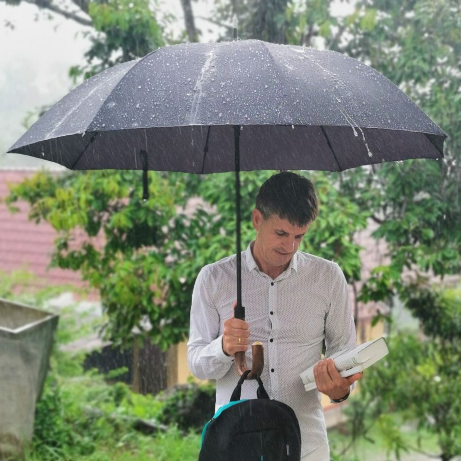 security-defense-umbrella-self-defense-men-tactical-unbreakable-defense-weapon-baton-self-defense-stick-cane-protection-14 Security Umbrella XXL Crook Handle