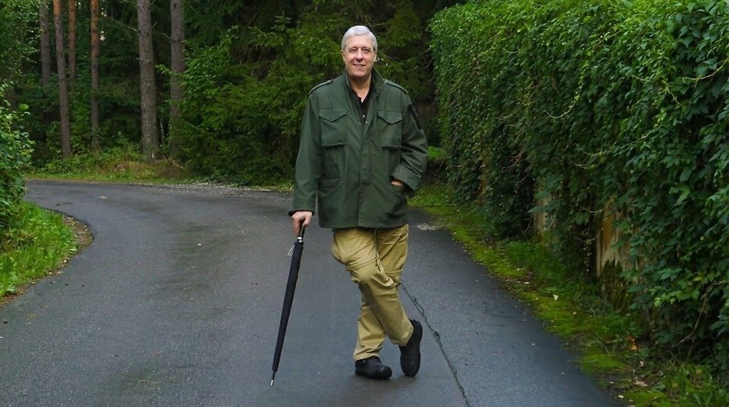 security umbrella chief trainer Robert Amper